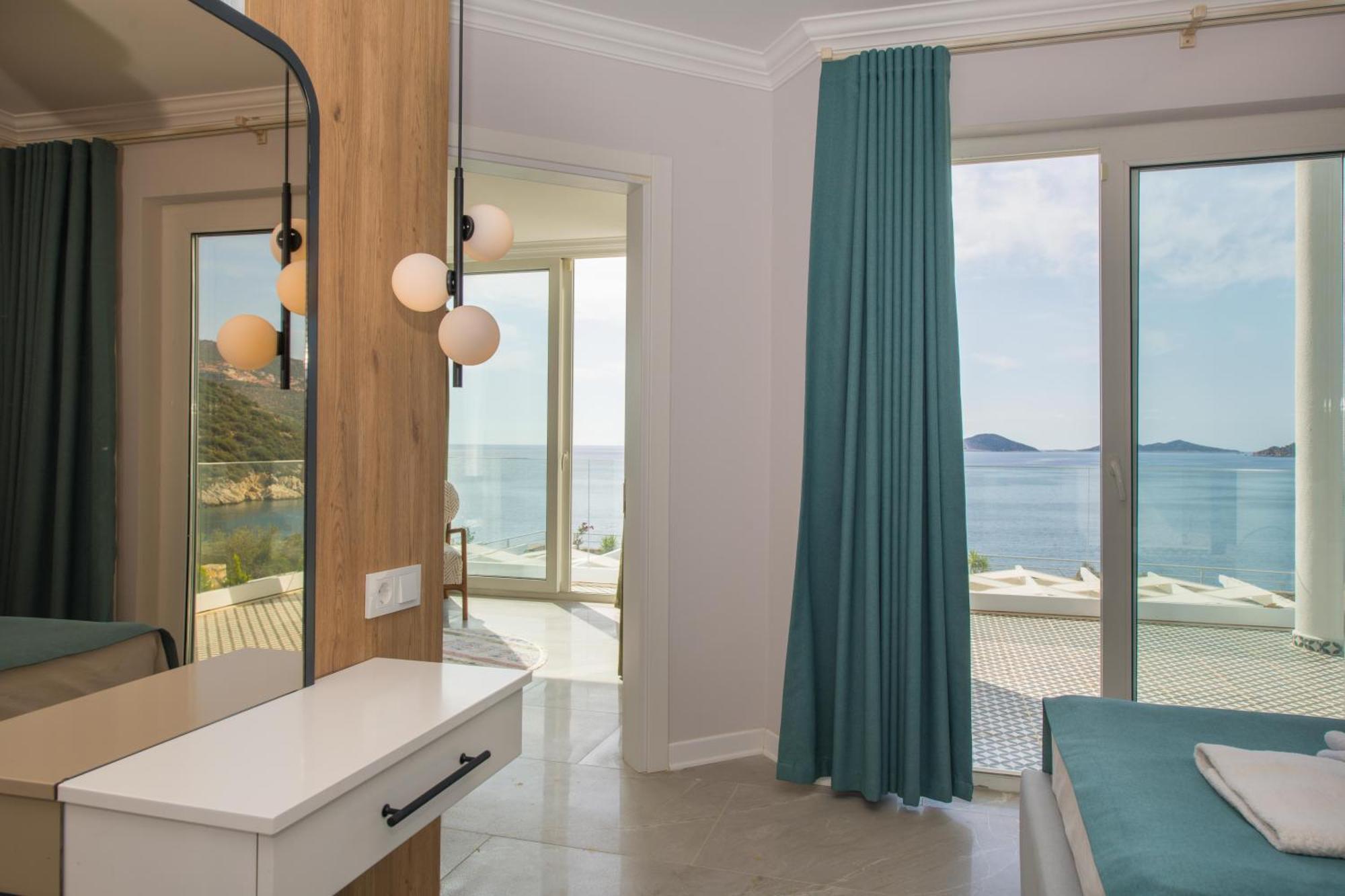 Beachfront White Villa With Private Swimming Pool Kalkan Eksteriør bilde