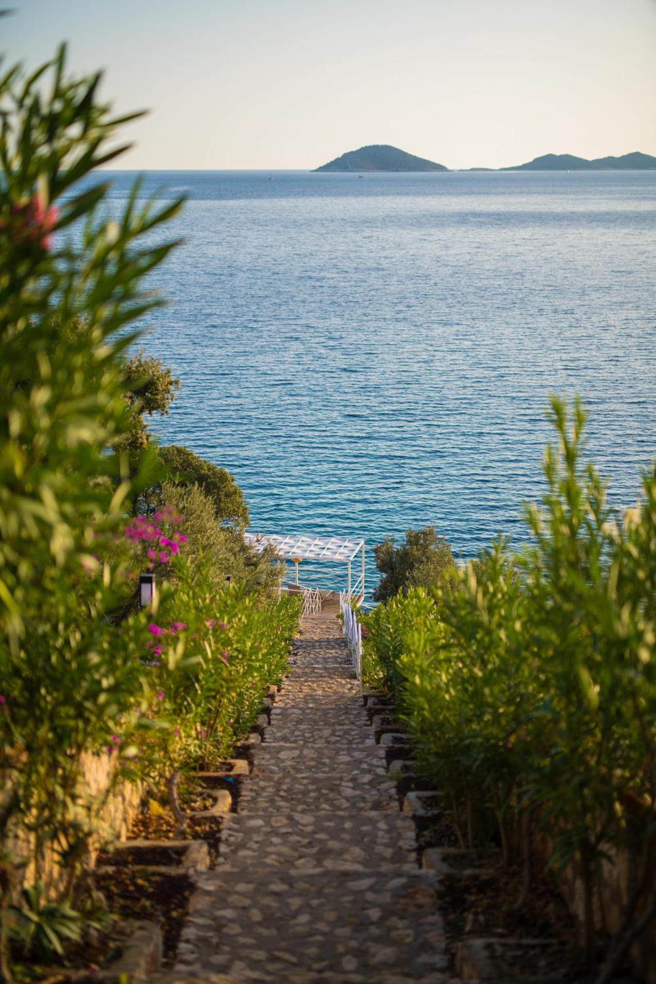 Beachfront White Villa With Private Swimming Pool Kalkan Eksteriør bilde