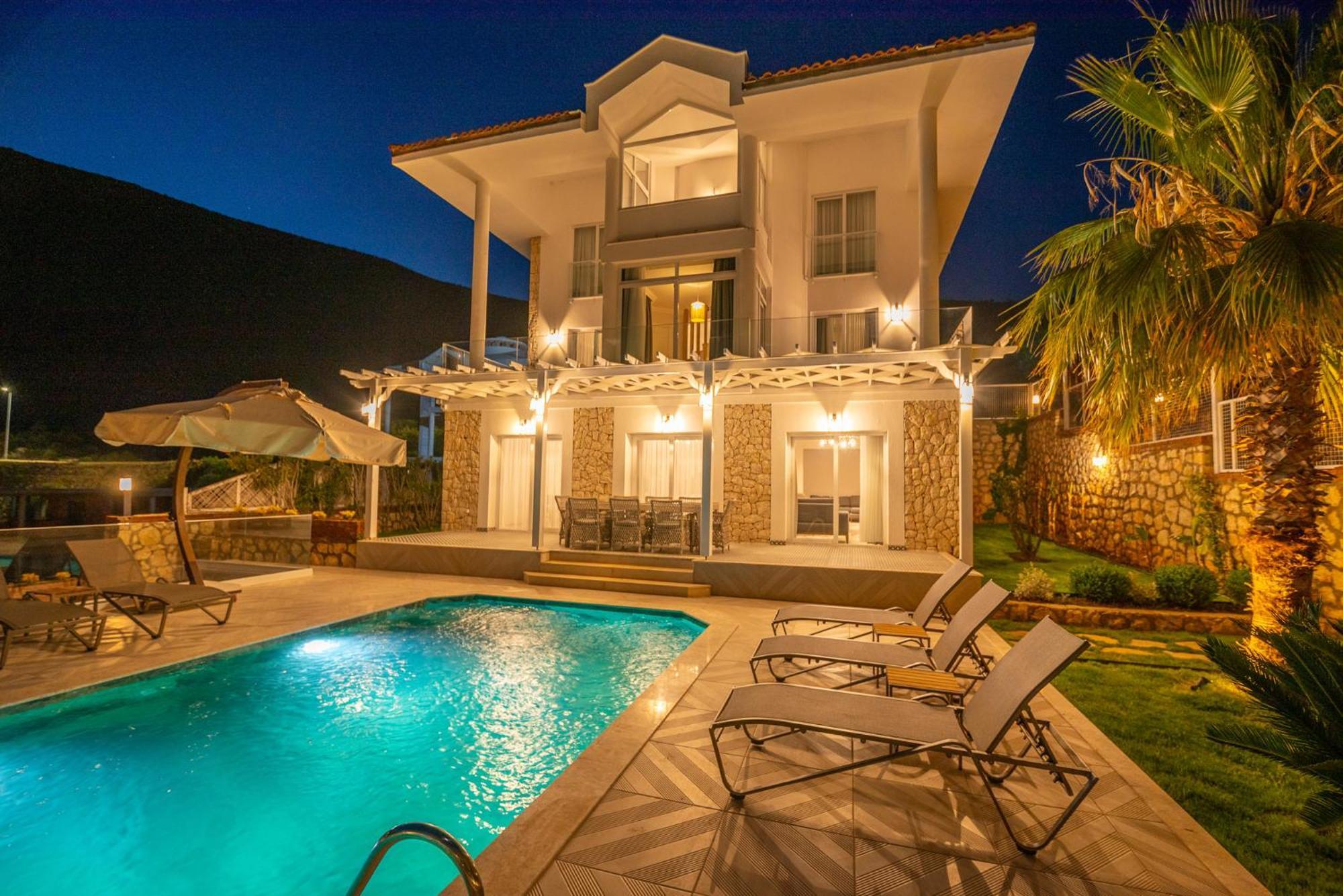 Beachfront White Villa With Private Swimming Pool Kalkan Eksteriør bilde